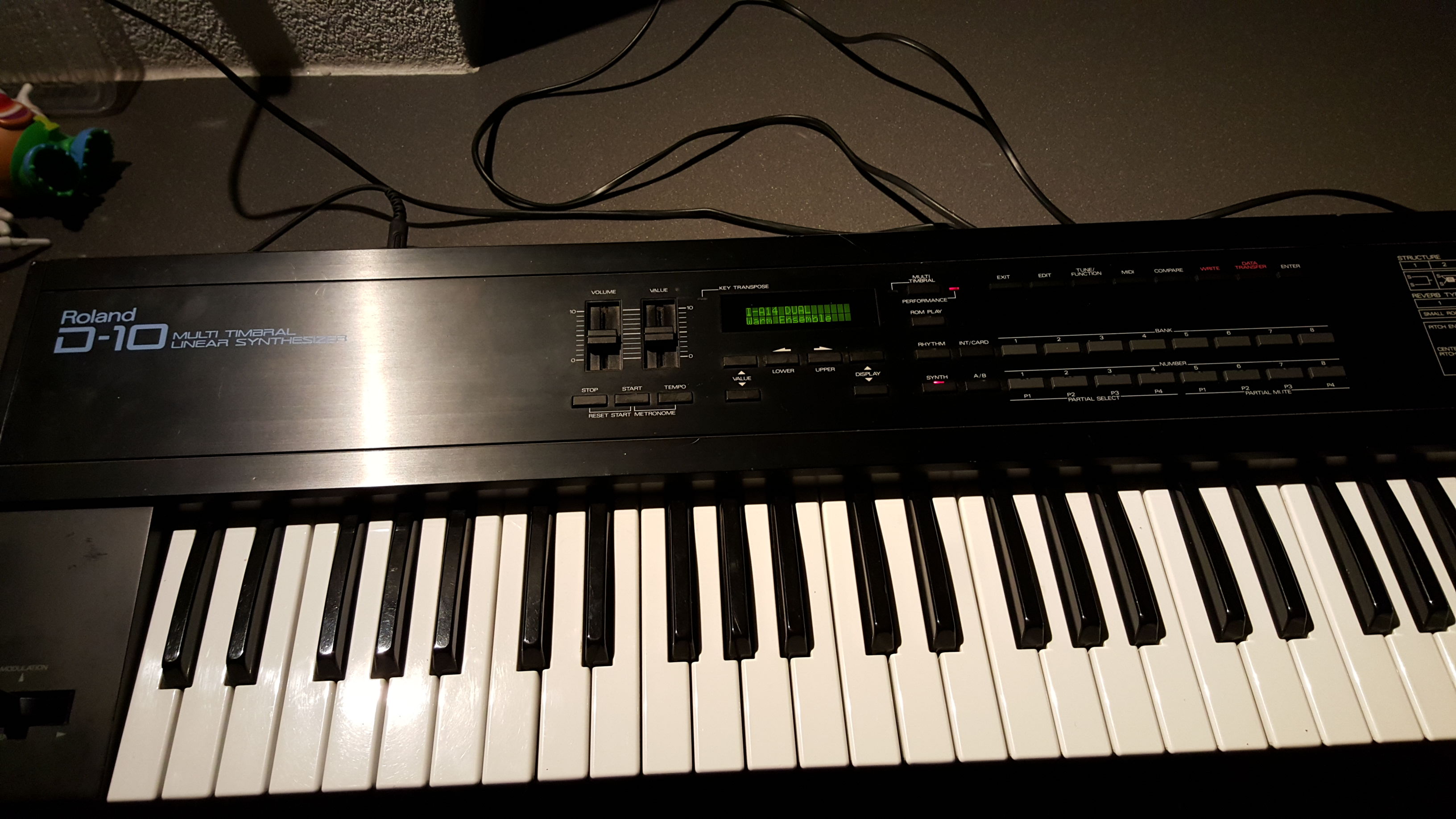 Roland D-10 Linear Synthesizer Synths and Keyboards